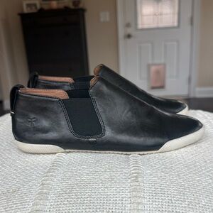 Frye size 6.5 Black Leather Slip-On Shoes